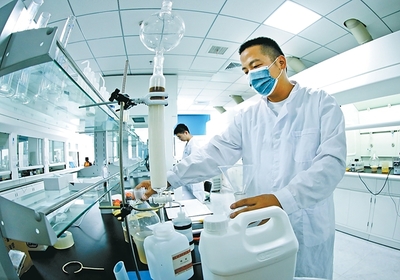 創(chuàng)新引領(lǐng)，服務(wù)賦能 以技術(shù)為驅(qū)動(dòng)，做強(qiáng)醫(yī)藥產(chǎn)業(yè)規(guī)模